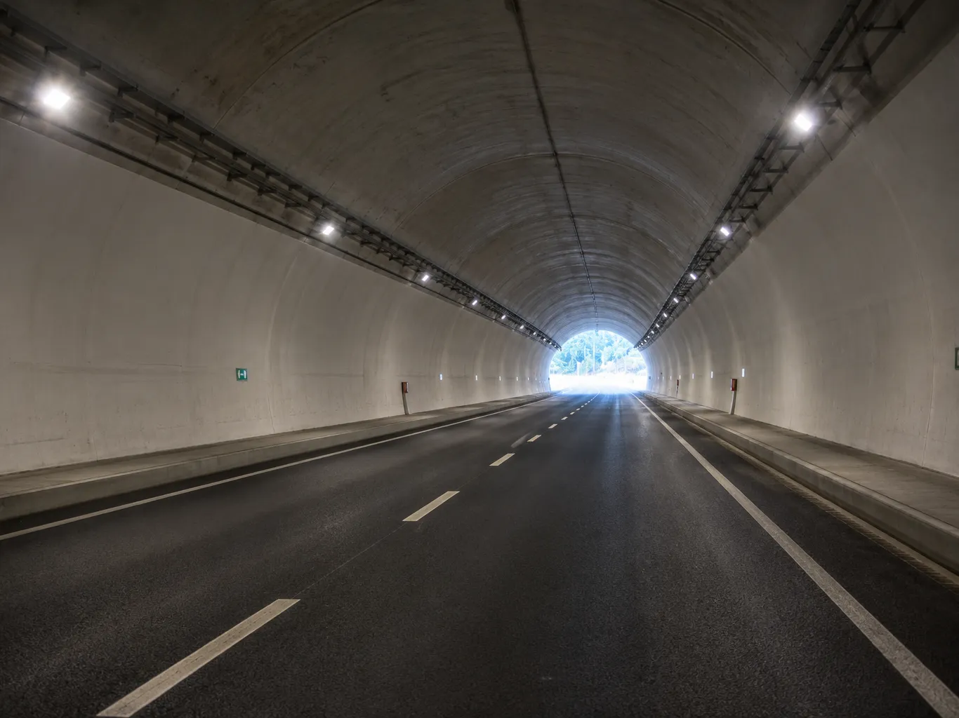 interventi-tencici-e-manutenioni-certificate-all-interno-delle-gallerie-autostradali